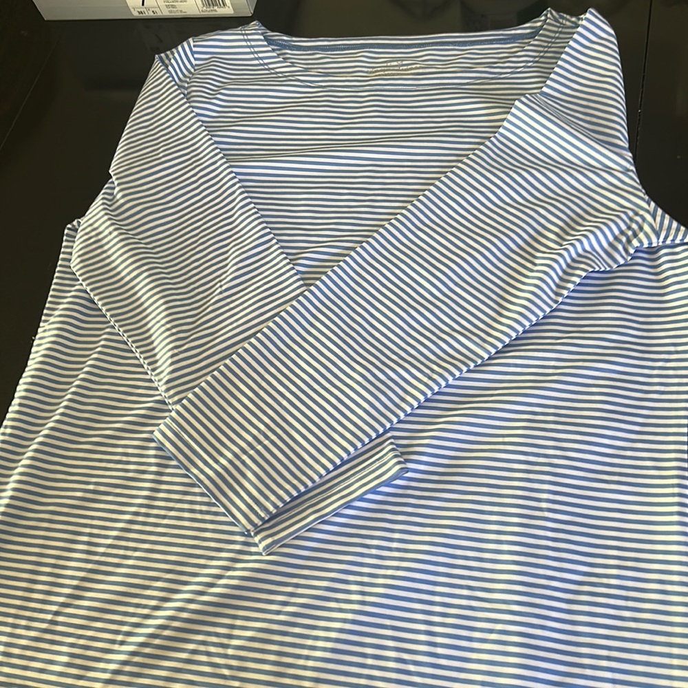 Blue and white long sleeve vineyard vines shirt size L barley worn